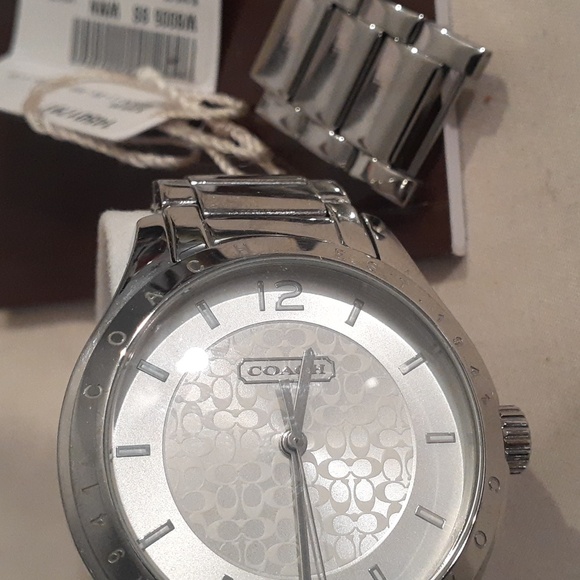 COACH WATCH LIKE NEW - Picture 4 of 7